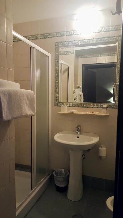 Hotel Clarin 2*