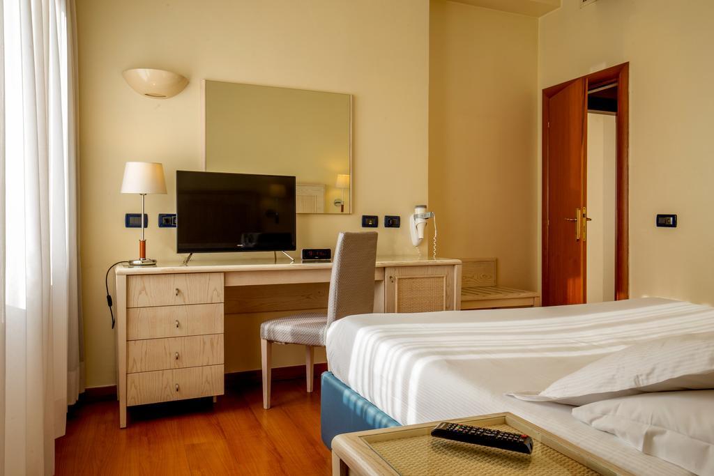 Best Western Globus Hotel 3*