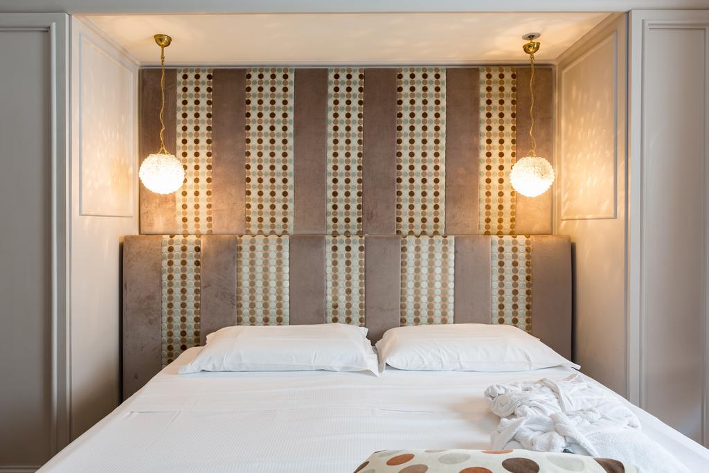 - Monti Bed & Breakfast