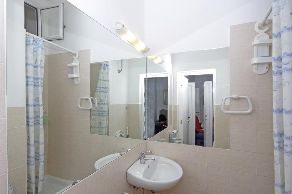 Piazza Farnese Apartment *
