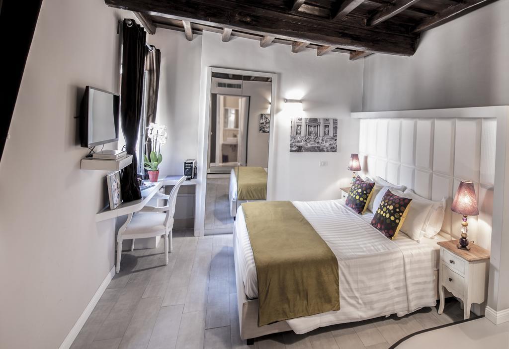 Town House Spagna- Luxury Rooms With Jacuzzi Bath *