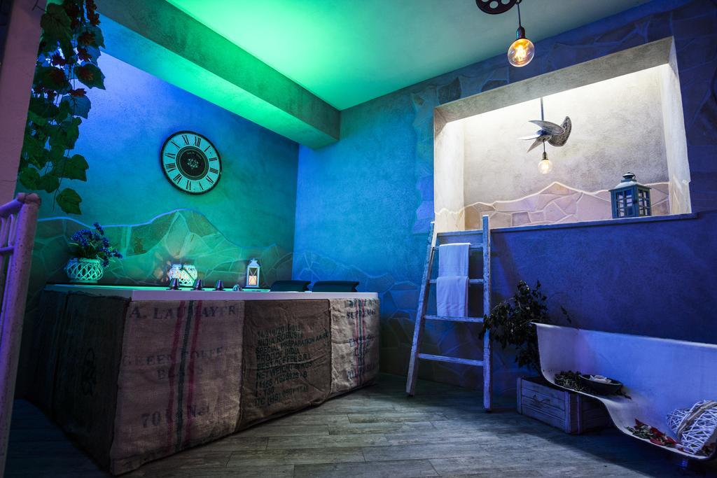 Mancini Shabby House Rome