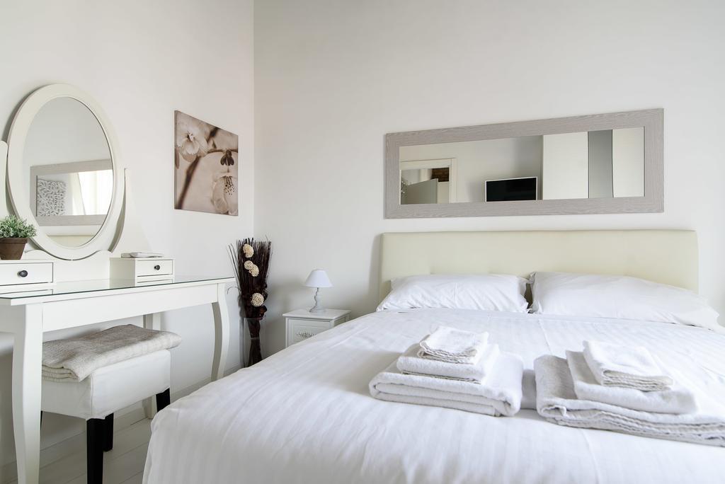 Apartment White Ostilia