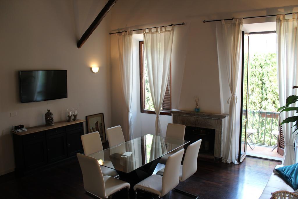 Vicolo Moroni Rome