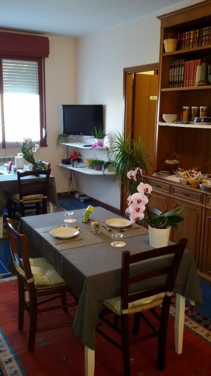 Acomodação com café da manhã  Interno 8 Roma
