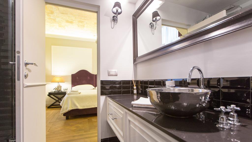 Rental In Rome Pinciana Deluxe Apartment