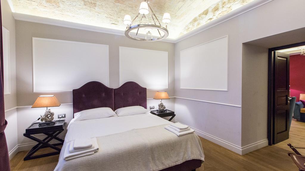 Rental In Rome Pinciana Deluxe Apartment *