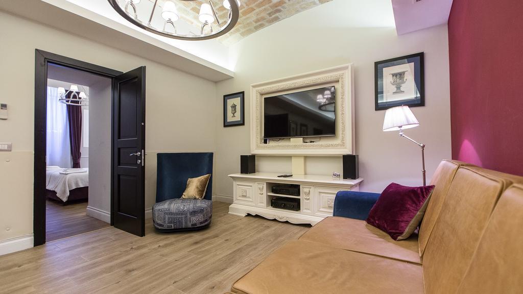 Rental In Rome Pinciana Deluxe Apartment