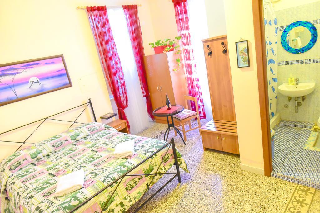 Casa Vacanza Frendy - Free Airport Transportation On Arrival If You Book An Apartment Of Minimum 3 Nights And 6 People Guest house Rome