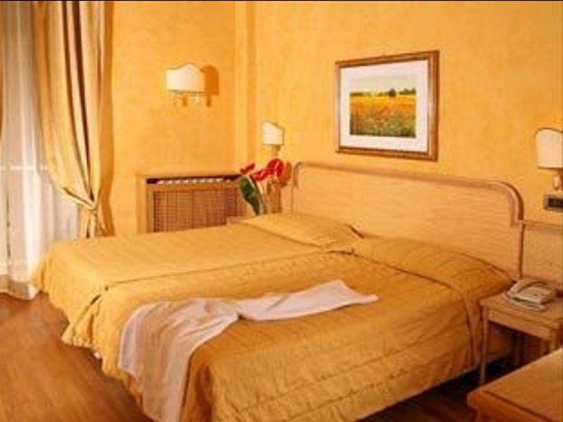 Hotel Oxford 4*