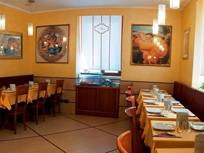Lirico Hotel 3*