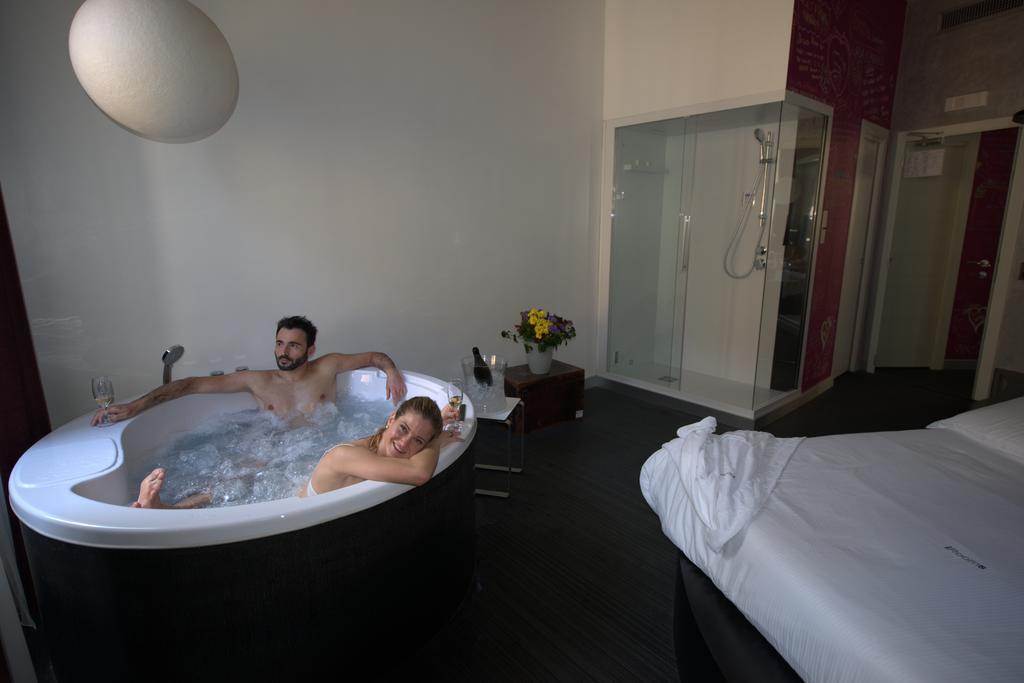 Irooms Jacuzzi 2*