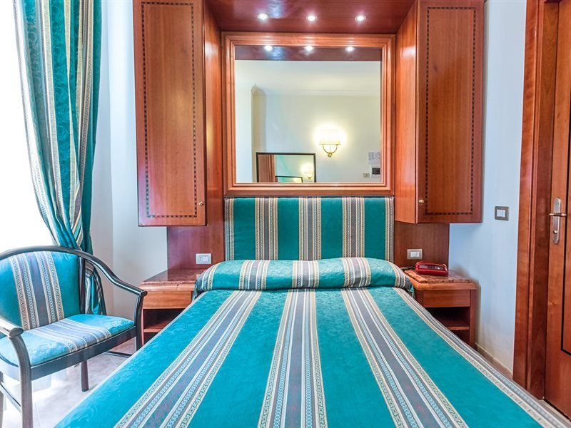 Raeli Lux Hotel