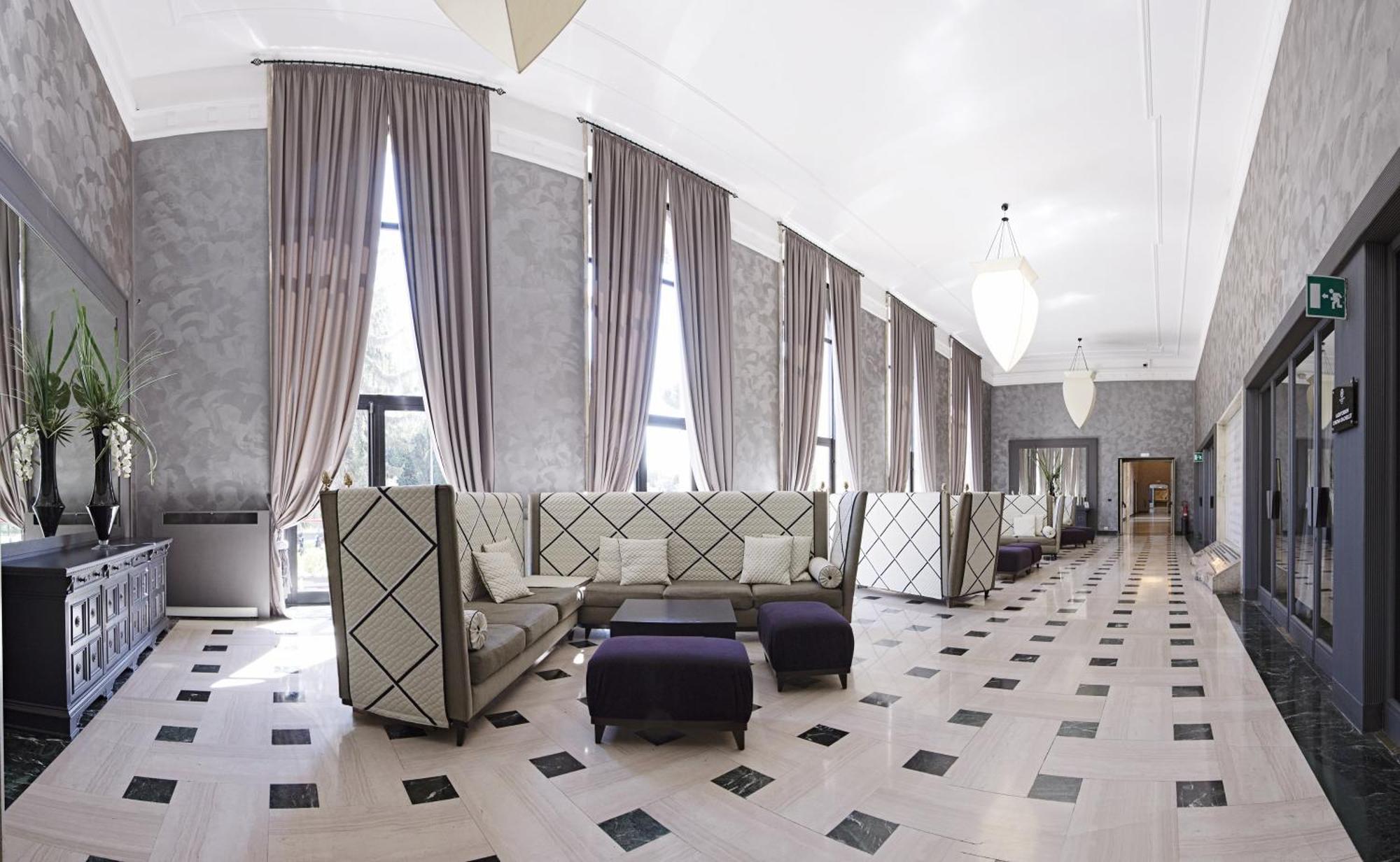 Th - Carpegna Palace Hotel