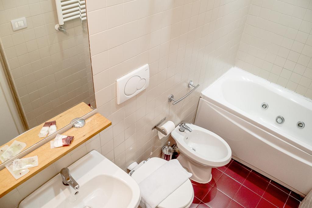 Booking House Bed & Breakfast 3*