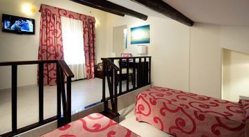 Anglo Americano 4*