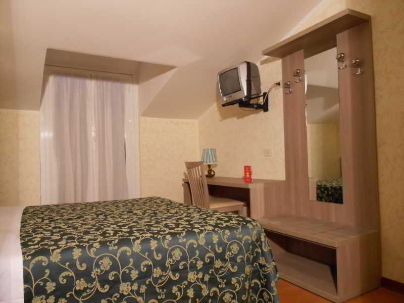 Concorde Hotel 2*