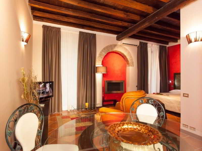 Town House Fontana Di Trevi Bed & Breakfast