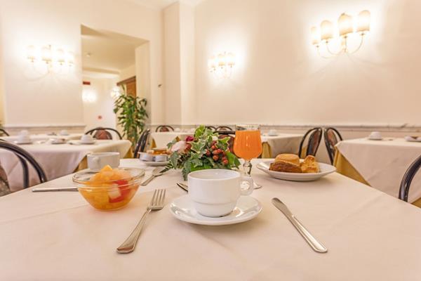 Raeli Noto Hotel