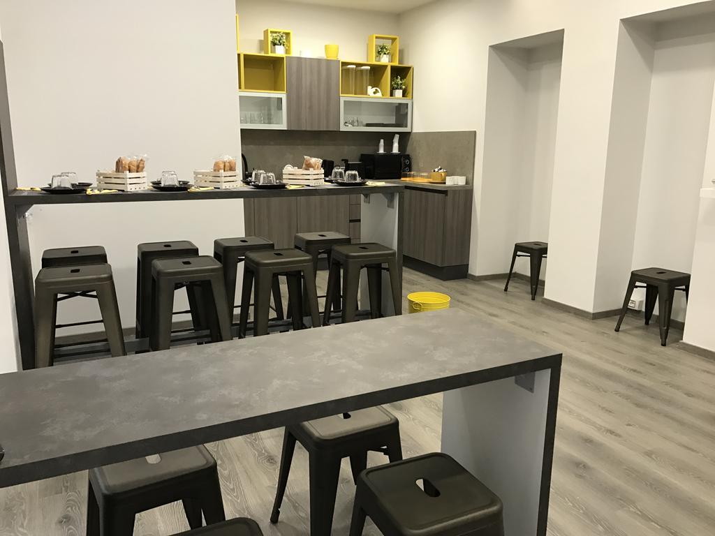 Acomodação com café da manhã  Sensation House 3*