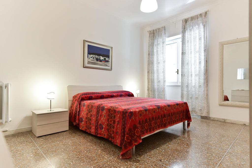 Apartment Red & White Vatican *