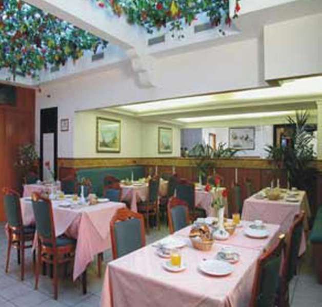 Hotel Flower Garden