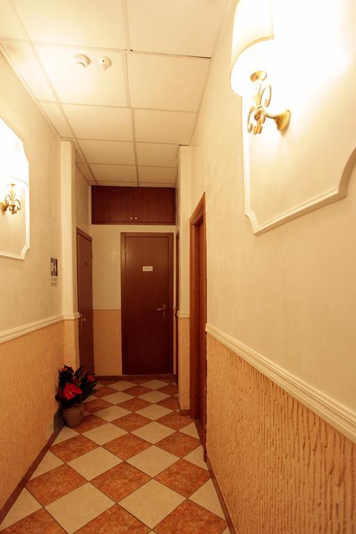 Hollywood Hotel Rome