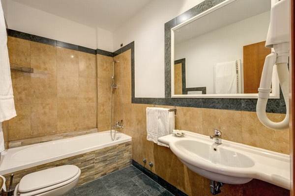 Hotel Romoli 3*