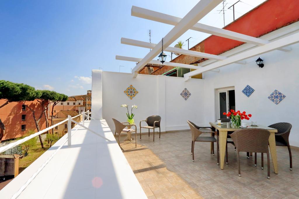 Colosseum Terrace 3* Roma