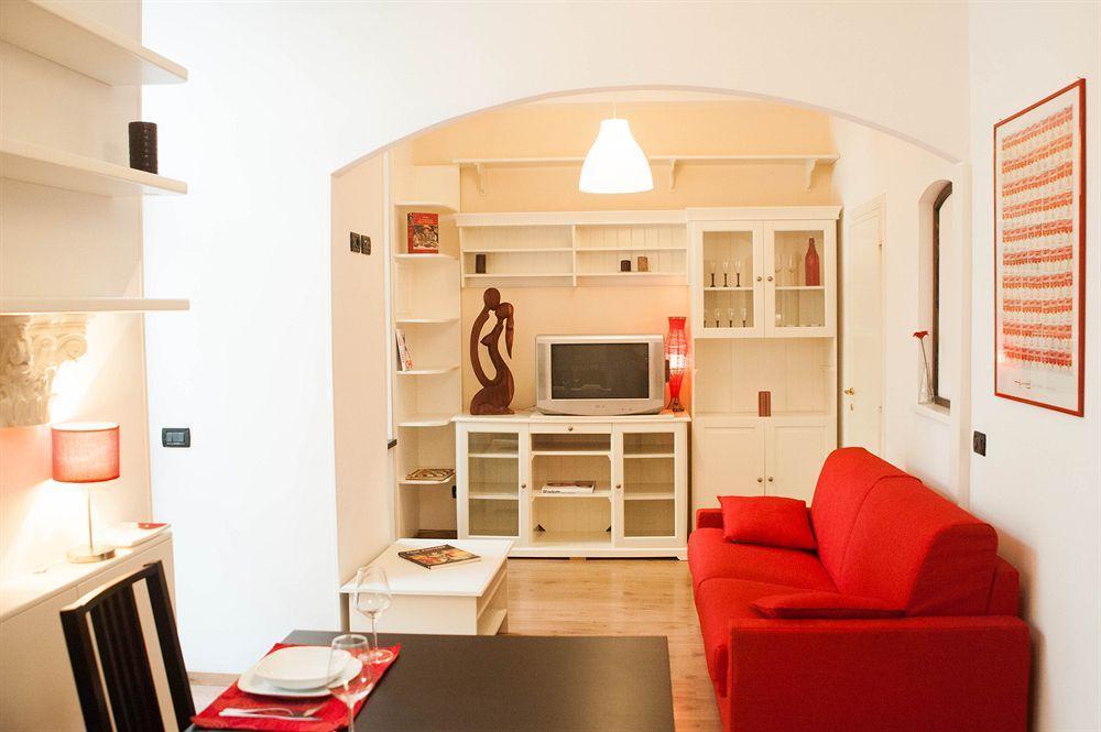 Almes Guest house 2*