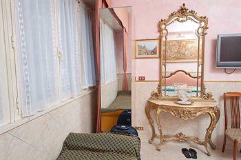 Babri Simim Taj Bed & Breakfast 3*