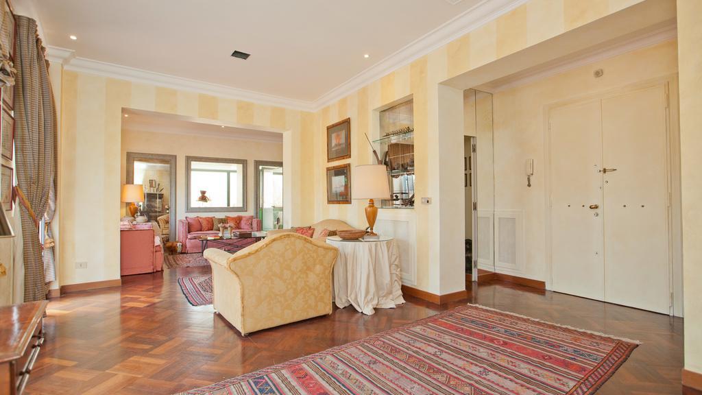In - Fontana Di Trevi Penthouse Apartamento *