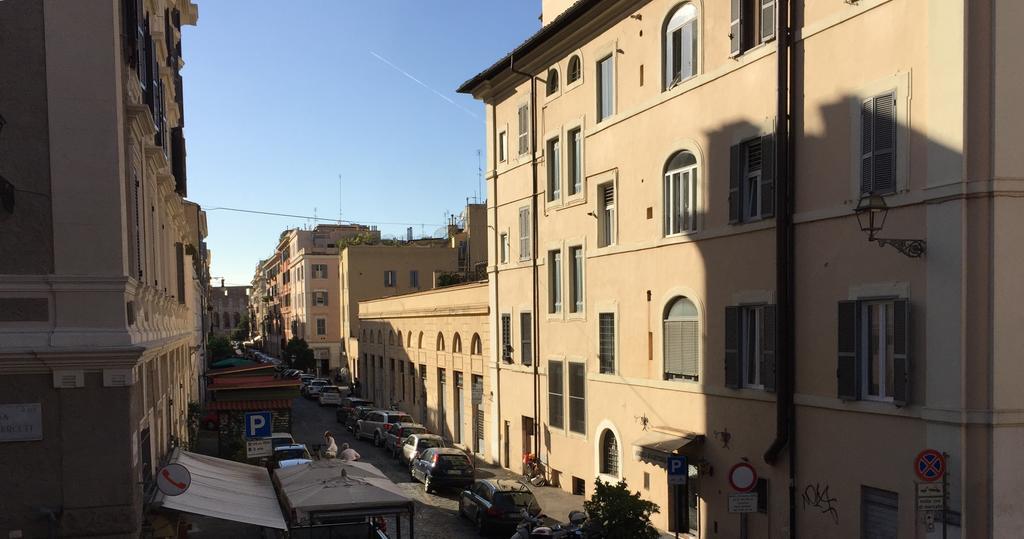 La Papessa Del Colosseo * Rome