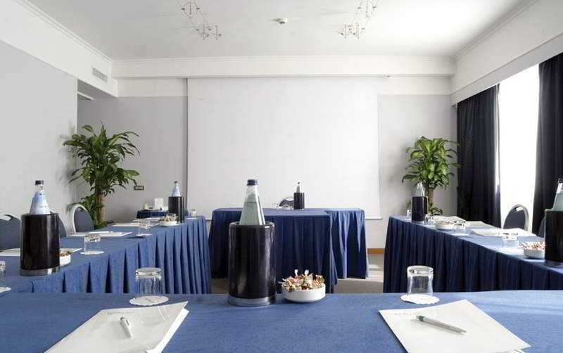 Holiday - Eur Parco Dei Medici By Ihg 4* Rome