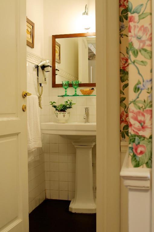 Arco Dei Tolomei Bed & Breakfast Rome