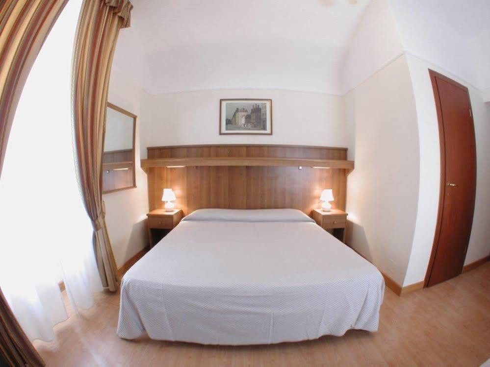 Hotel Altavilla 9 Rome