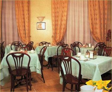 Dina Hotel 3*