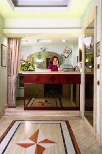 Dina Hotel 3*