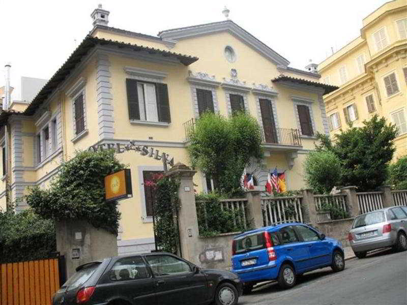 Silva Hotel 3*