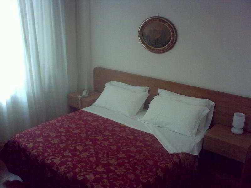 Roma Room Hotel 3*