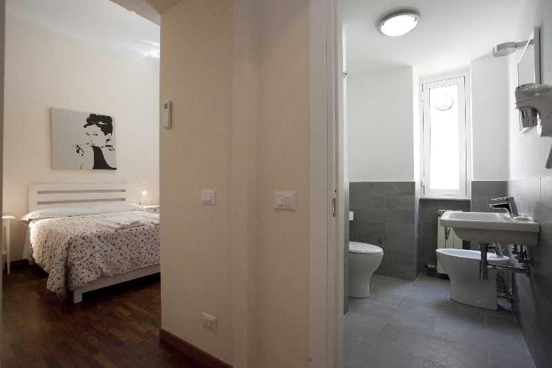 Santi Quattro Al Colosseo Bed & Breakfast Rome
