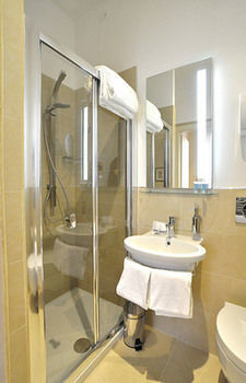 Guest house Window On