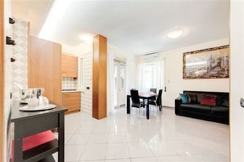 A - Cinecitta Apartment *