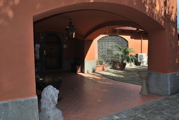 Casale Mostacciano Rome