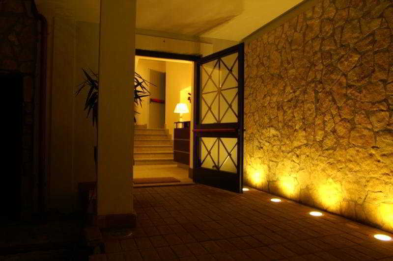 Hotel The 3*