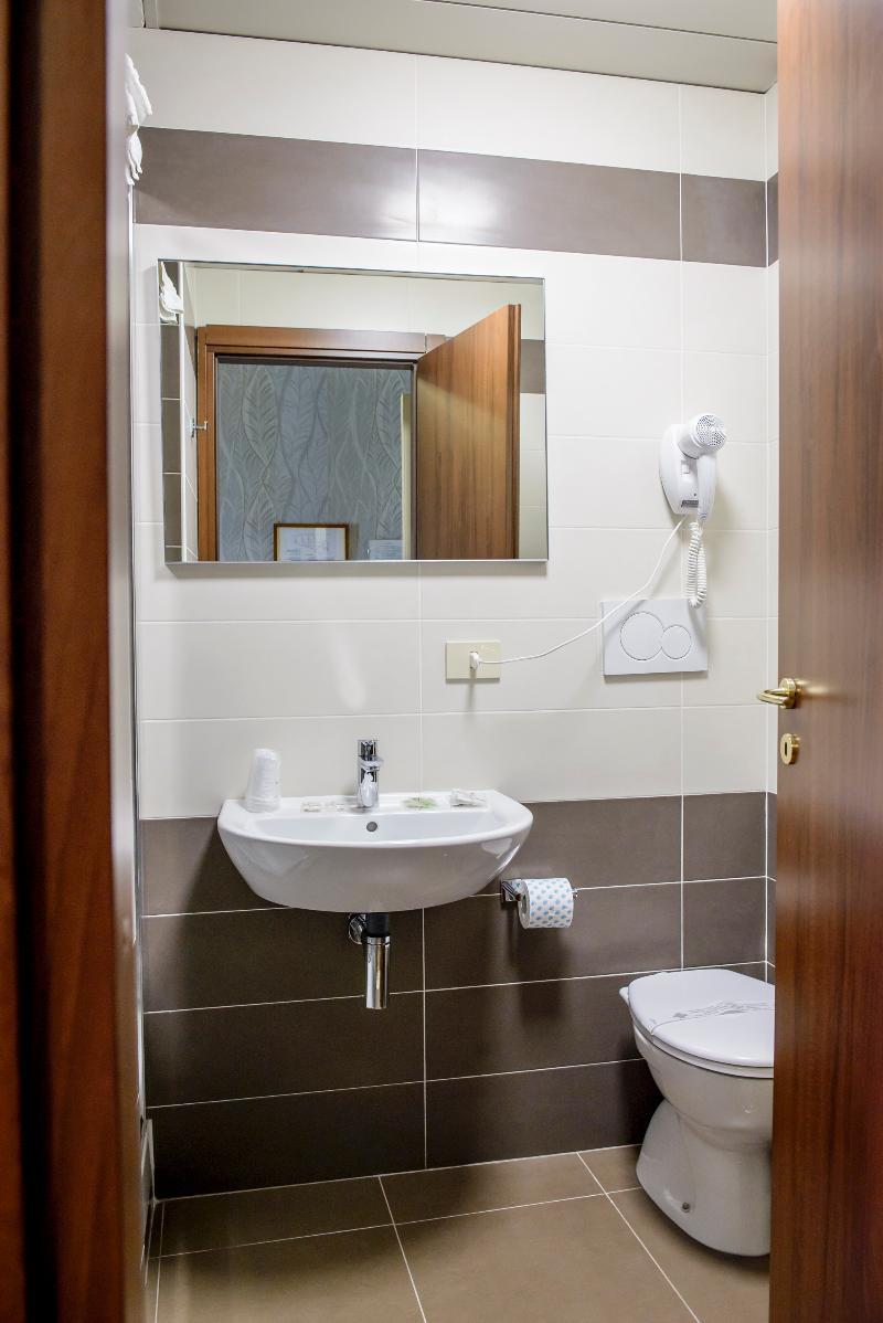 Emmaus Hotel