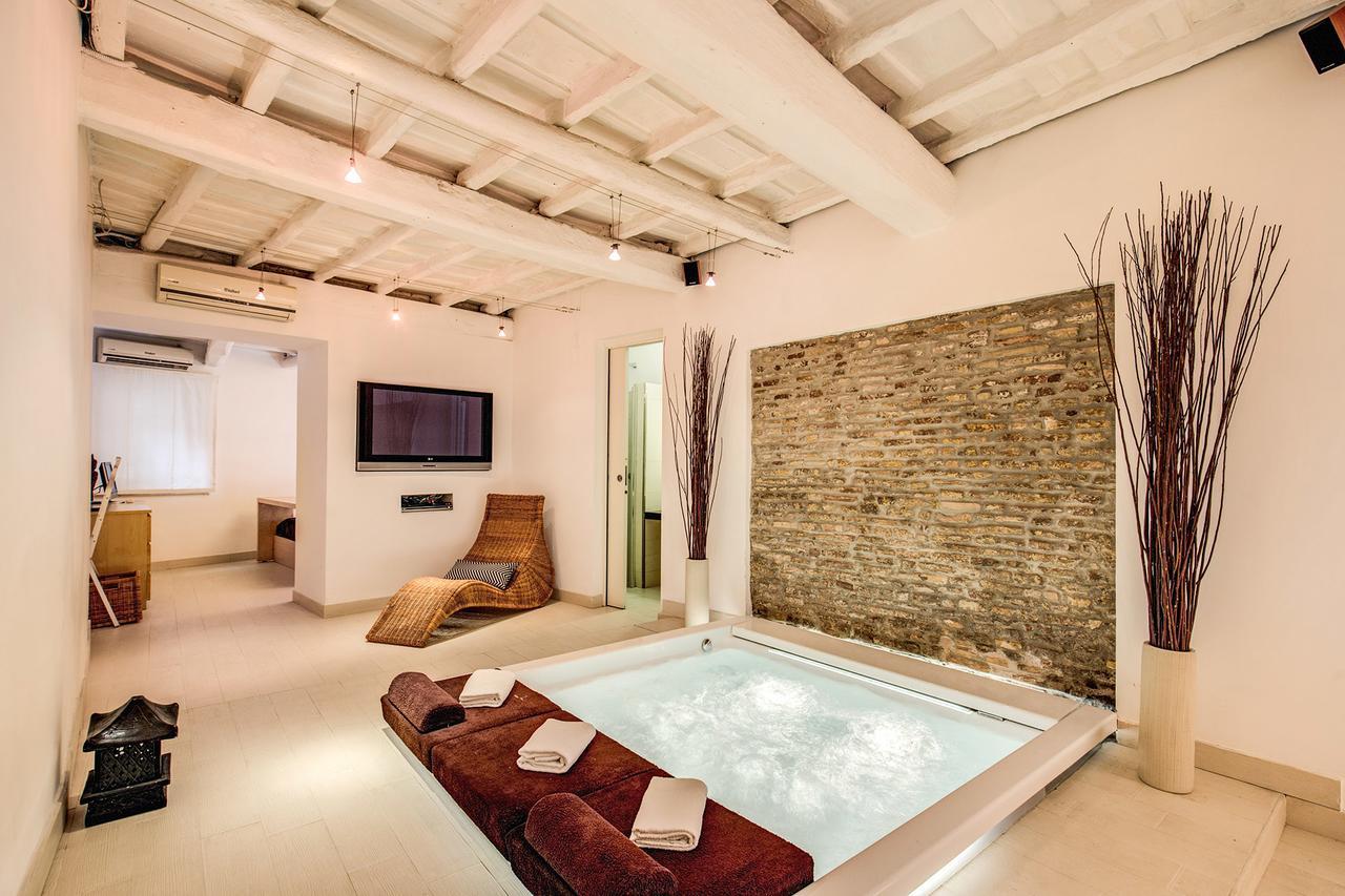 Yh Jacuzzi Holiday home *