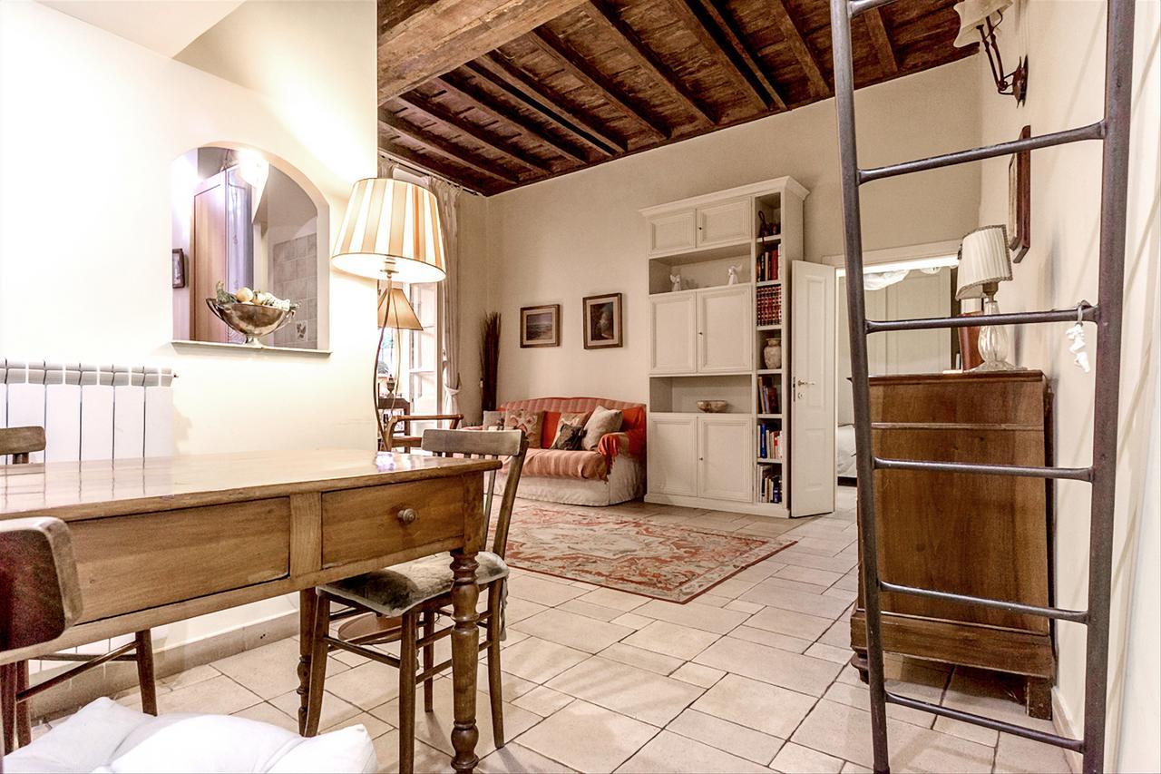 Palazzo Farnese Historical Appartement Rome