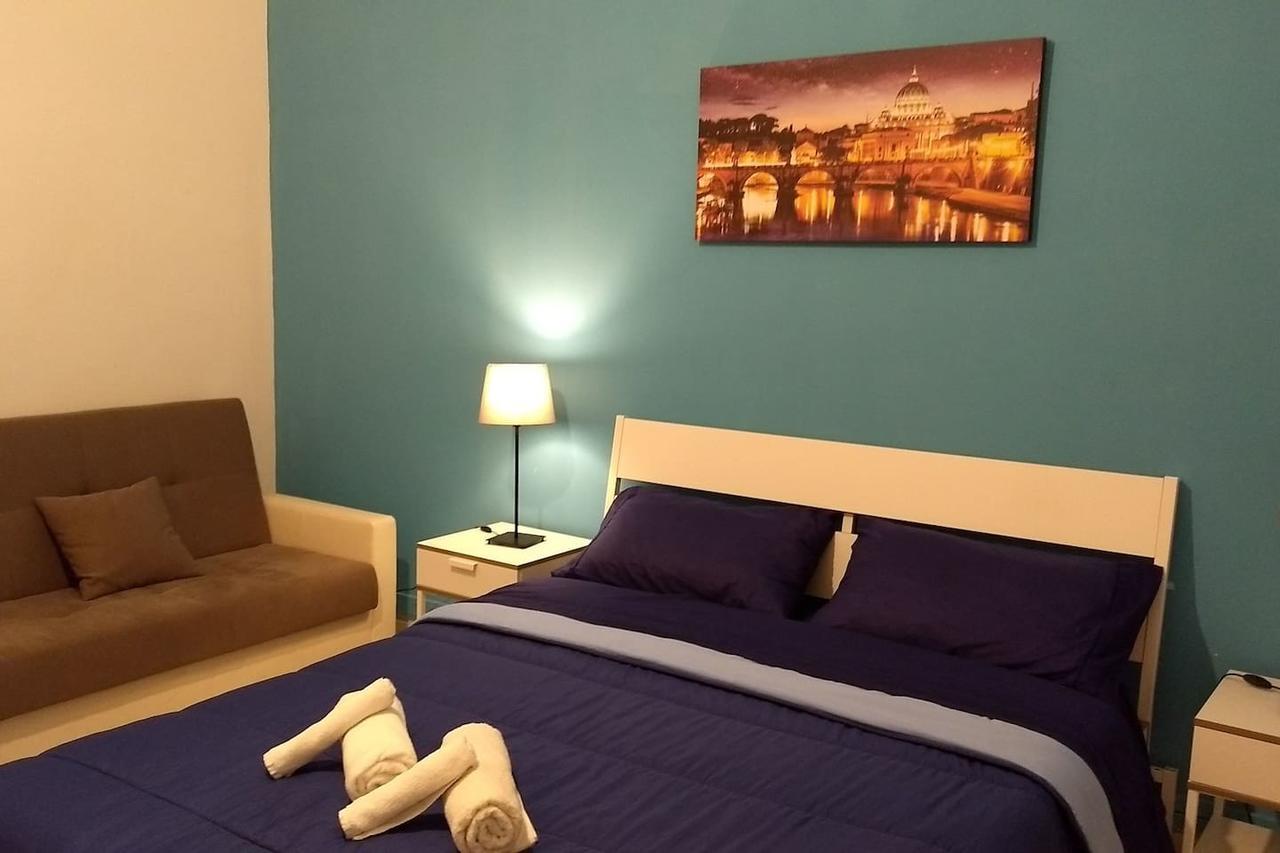 Amoraroma, Economy With Shared Bathrooms 3*