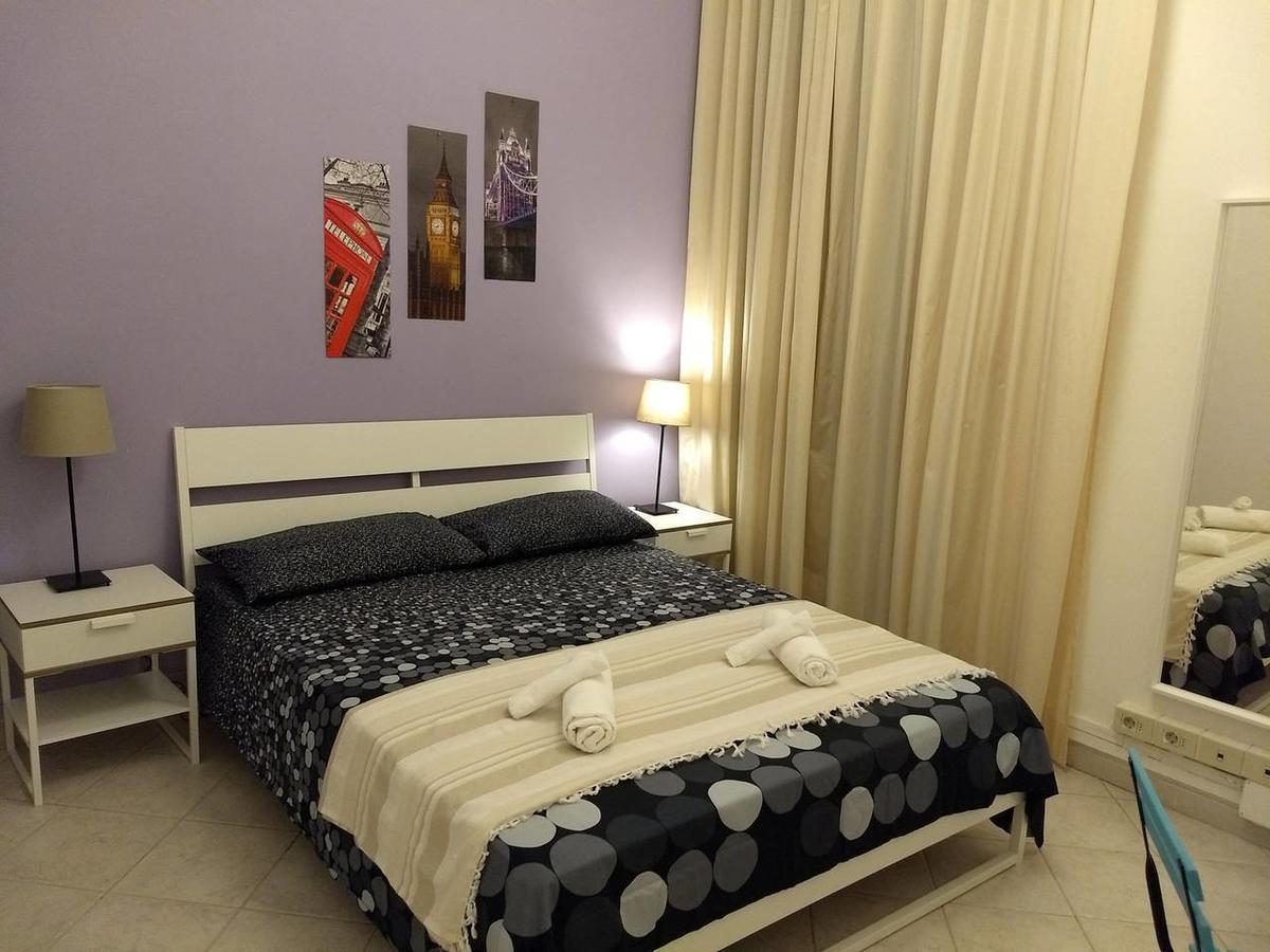 Amoraroma, Economy With Shared Bathrooms 3*